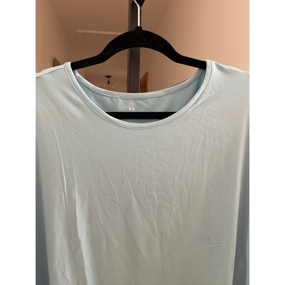 NWT Under Armour Women's Loose Fit Motion Shirt Light Blue - Picture 2 of 8
